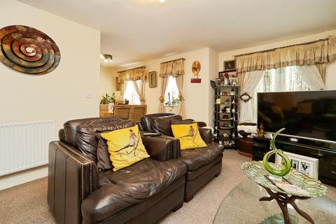 1 bedroom ground floor flat for sale, Oaklands Crescent, Gipton, Leeds