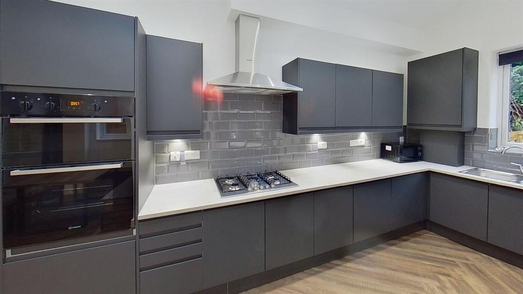 House in Nottingham - View 4