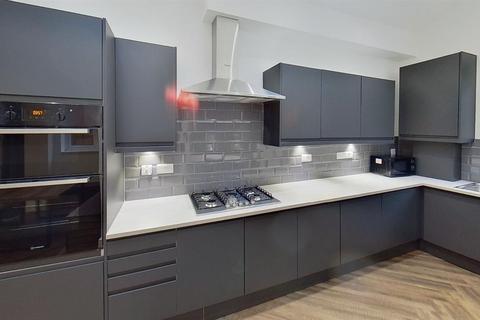 6 bedroom house to rent, Salisbury Street, Nottingham NG9