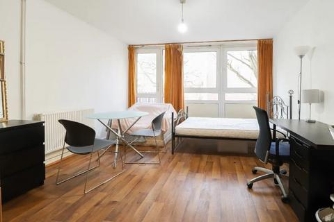 4 bedroom flat to rent, Stanhope Street, London NW1