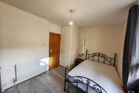 4 bedroom flat to rent, Stanhope Street, London NW1