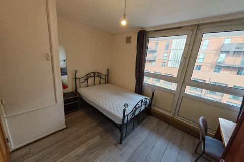 4 bedroom flat to rent, Stanhope Street, London NW1