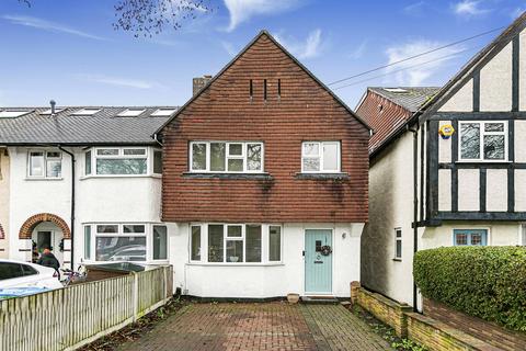 Lisbon Avenue, Twickenham, TW2