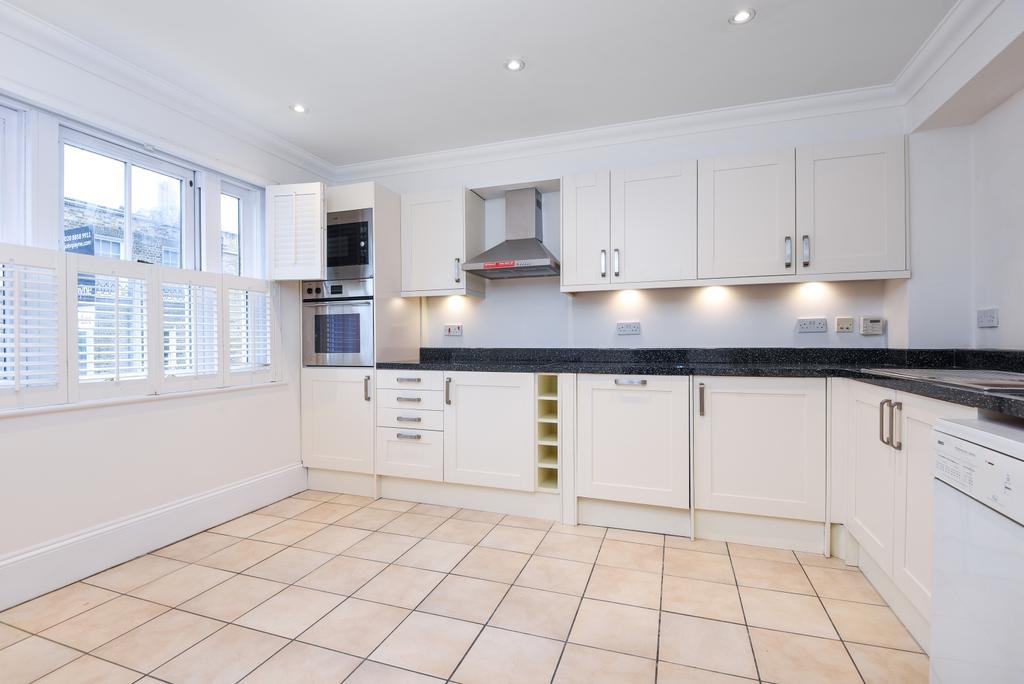 House in London - View 2