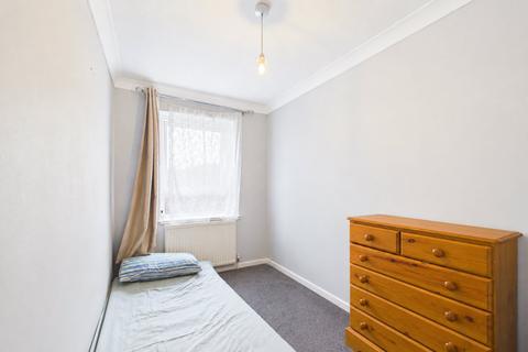 2 bedroom terraced house to rent, Tuscan Close, Tilehurst, Reading, Berkshire, RG30