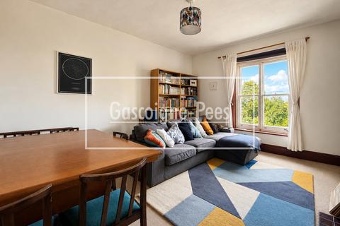 2 bedroom apartment to rent, Harvey Road, Guildford, GU1