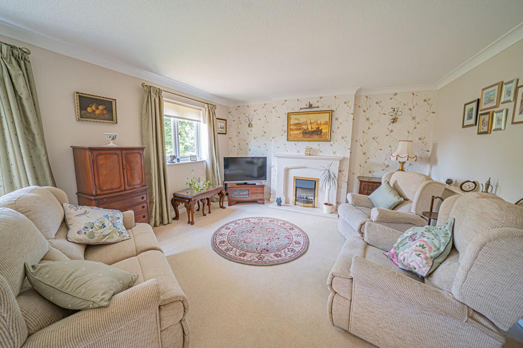 Apartment in Solihull - View 2