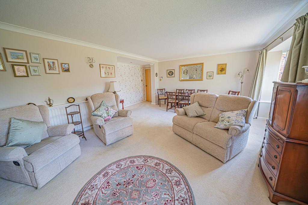 Apartment in Solihull - View 3