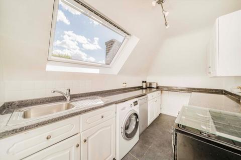 2 bedroom flat for sale, St Andrew's Square, Surbiton KT6
