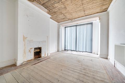 undefined, Ridings Avenue, London