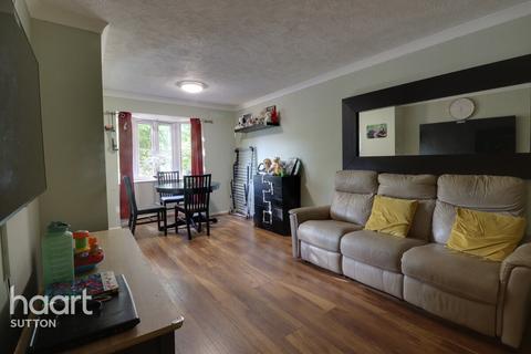 2 bedroom terraced house for sale, Autumn Drive, Sutton