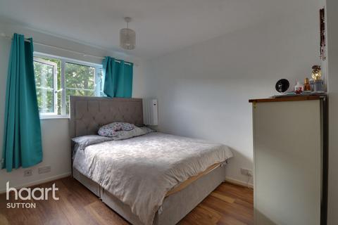 2 bedroom terraced house for sale, Autumn Drive, Sutton