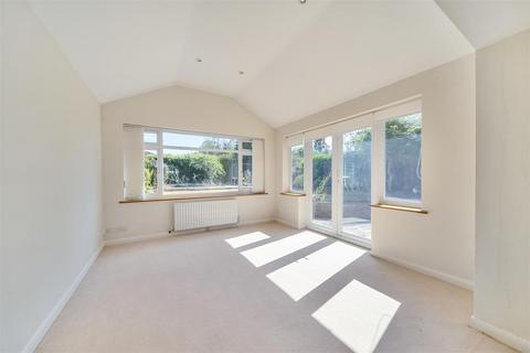 4 bedroom detached house for sale, Collingwood Crescent, Guildford