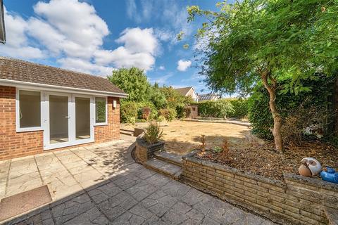 4 bedroom detached house for sale, Collingwood Crescent, Guildford