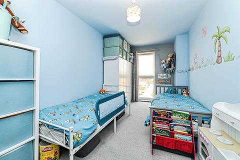2 bedroom flat for sale, Wantage Place, Basingstoke