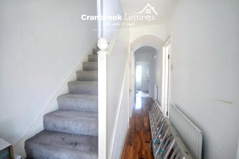 4 bedroom end of terrace house for sale, Amidas Gardens, Dagenham, RM8