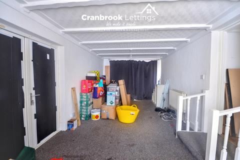 4 bedroom end of terrace house for sale, Amidas Gardens, Dagenham, RM8