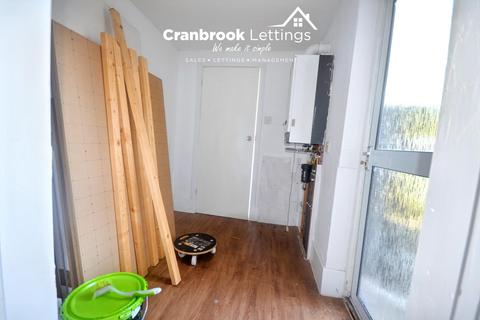 4 bedroom end of terrace house for sale, Amidas Gardens, Dagenham, RM8