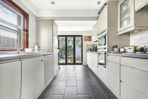 2 bedroom semi-detached house for sale, Park End, Bromley
