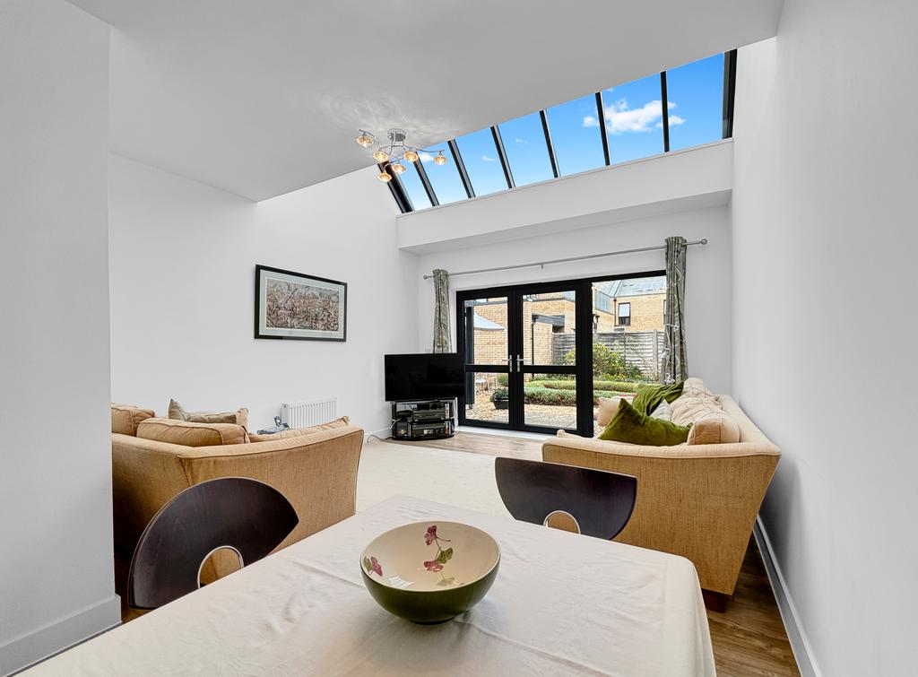 House in Cambridge, Trumpington - View 2