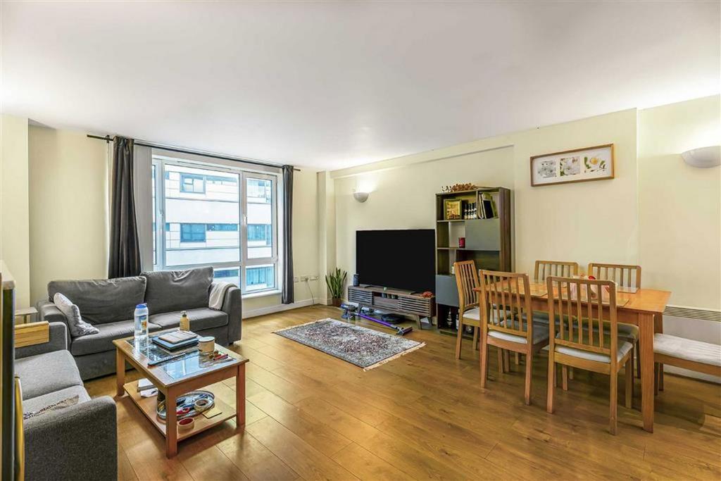 Apartment in London - View 2