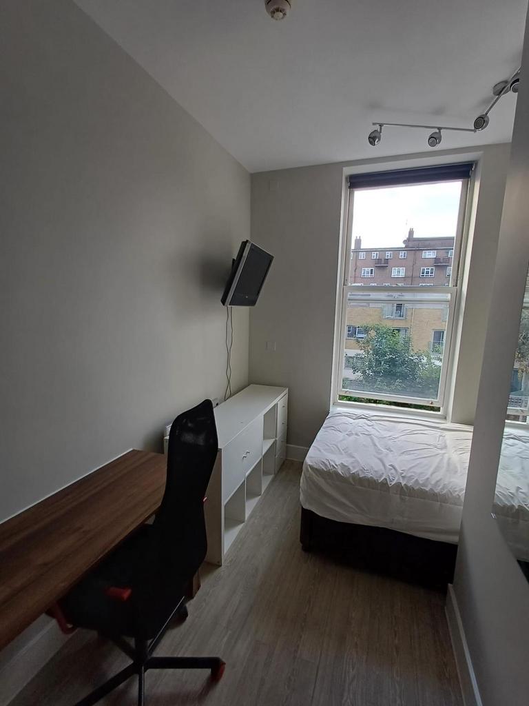 Apartment in London - More