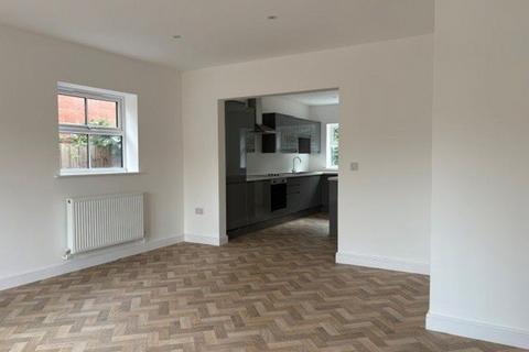 3 bedroom detached house to rent, 51a Lowfield Road, Anlaby, HU10 7NW