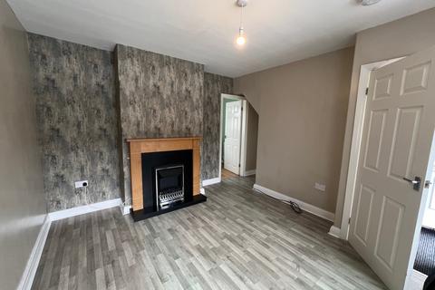 2 bedroom end of terrace house to rent, Mayland Avenue, HULL