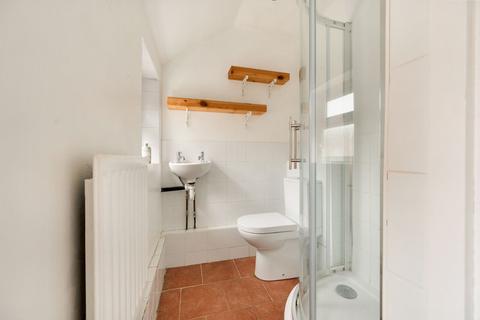 2 bedroom terraced house to rent, Thorpe Road, Melton Mowbray, LE13