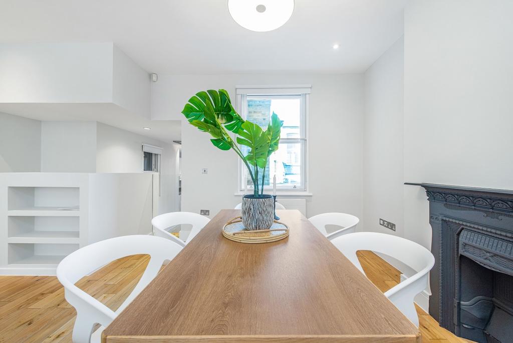 Apartment in London - View 5