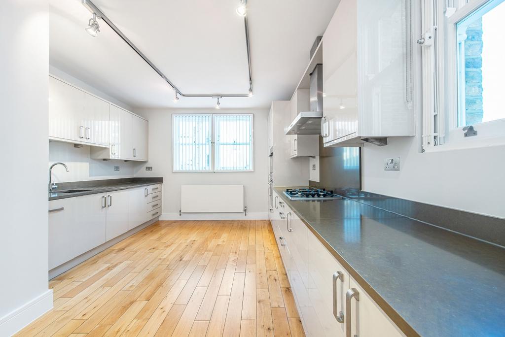 Apartment in London - More