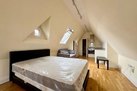 Studio to rent, Hatch Lane, Convent Court Hatch Lane, SL4