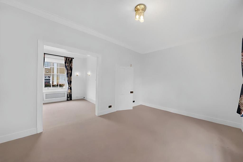 House in London - View 3