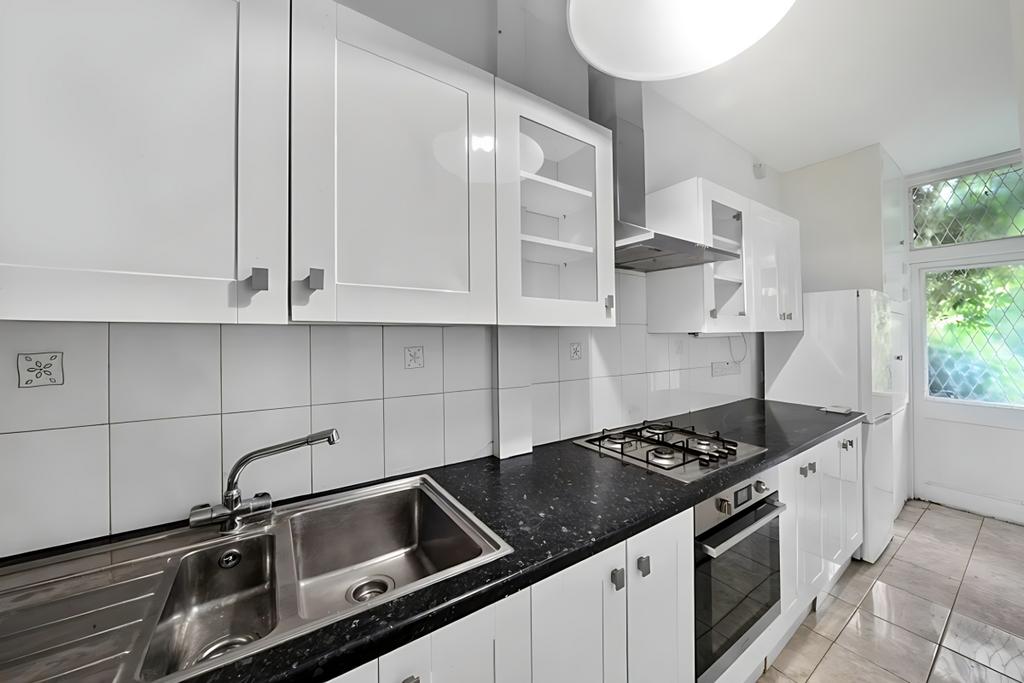 House in London - View 4