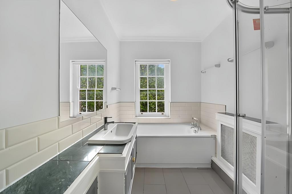 House in London - View 5