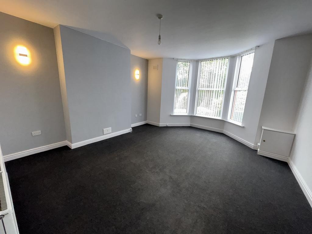 Apartment in Birkenhead, Lower Tranmere - View 2
