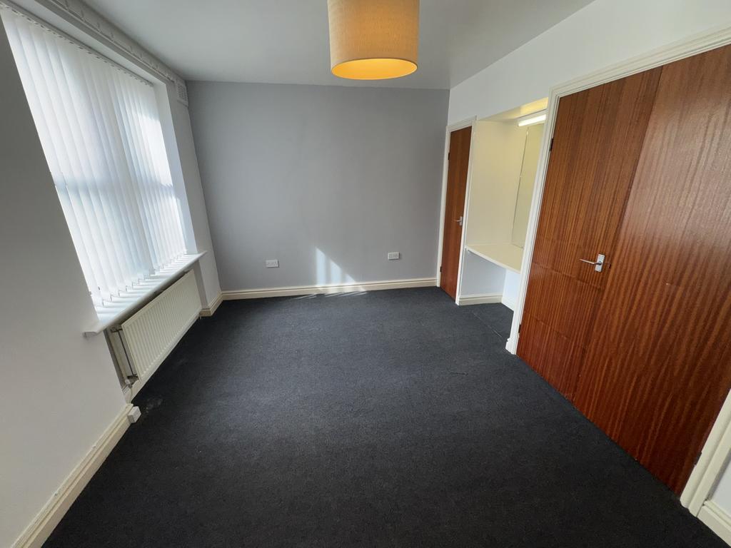 Apartment in Birkenhead, Lower Tranmere - View 5