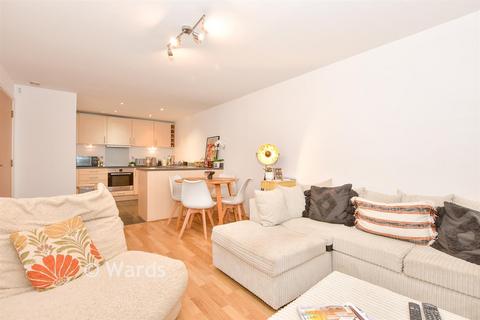 2 bedroom ground floor flat for sale, Poynder Drive, Holborough Lakes, Kent