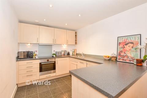 2 bedroom ground floor flat for sale, Poynder Drive, Snodland ME6