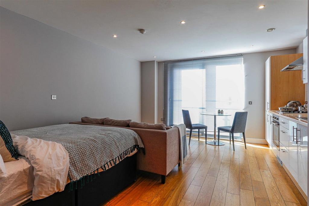 Apartment in Cardiff - View 2