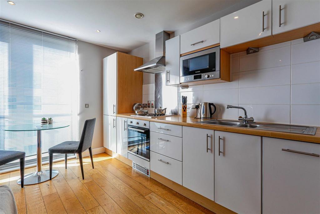 Apartment in Cardiff - View 3