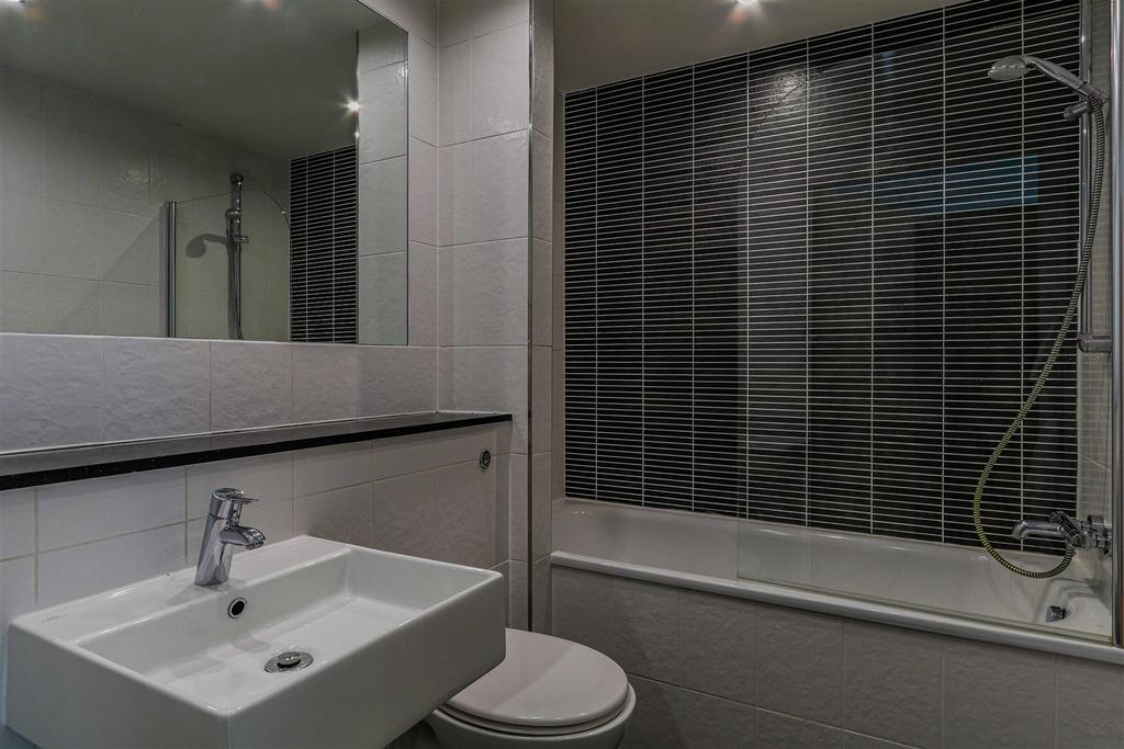 Apartment in Cardiff - More