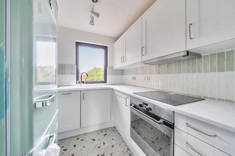 1 bedroom apartment for sale, Farriers Road, epsom, KT17