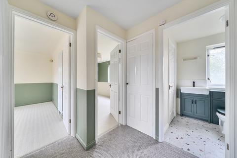 1 bedroom apartment for sale, Farriers Road, epsom, KT17