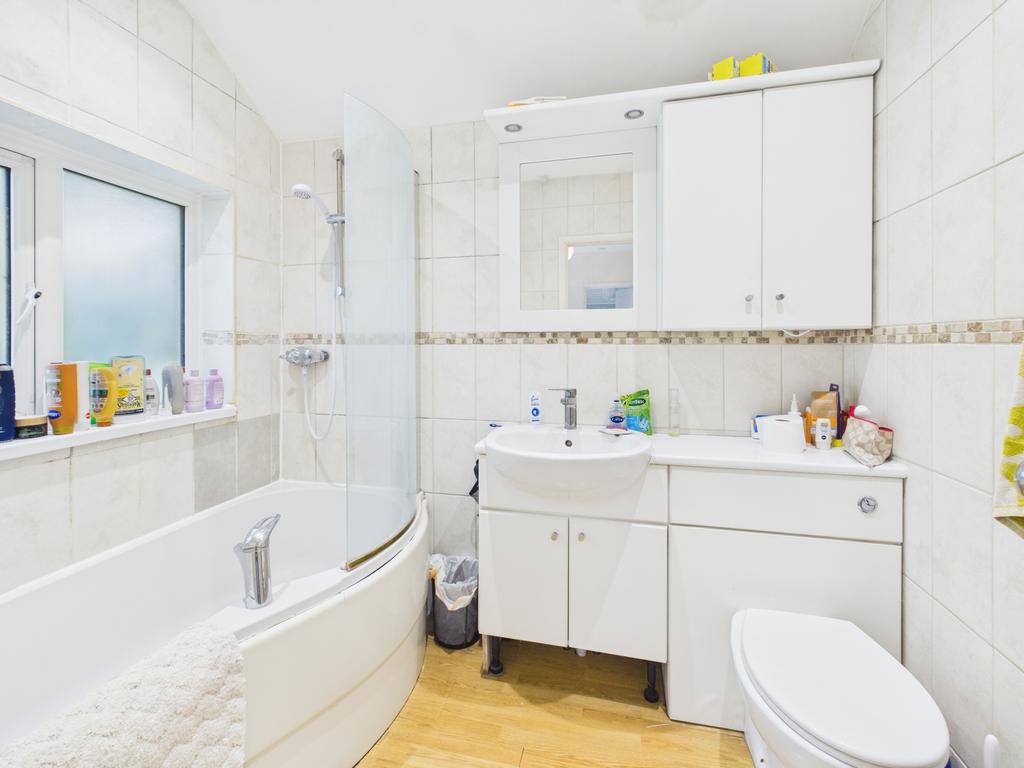 House in Cambridge, Whitehill Estate, Barnwell - More
