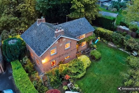 5 bedroom detached house for sale, Gloucester Road, Newent GL18