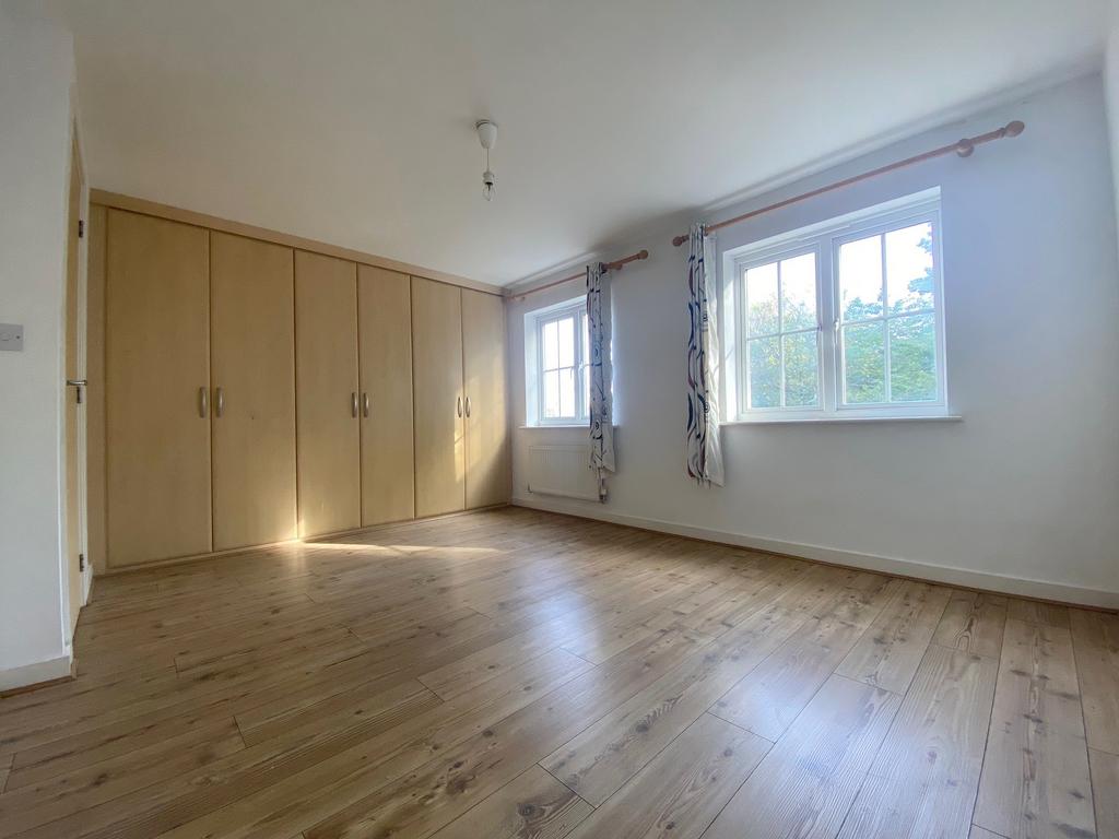 House in Sidcup - More