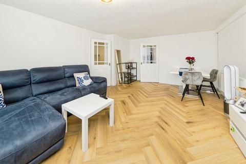 2 bedroom ground floor flat for sale, Churchill Road, Smallfield, Horley