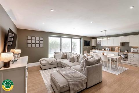 4 bedroom detached house for sale, Wilsic Road, Tickhill, Doncaster