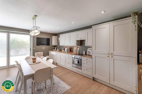 4 bedroom detached house for sale, Wilsic Road, Tickhill, Doncaster